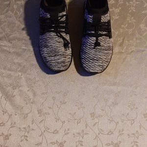 Fit Flop, women's art knit, toggle lace up, sneaker shoe, size 8.5